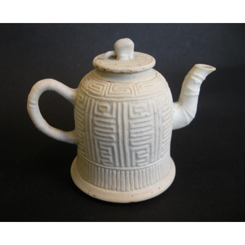 Small winepot in biscuit with Shou character decor